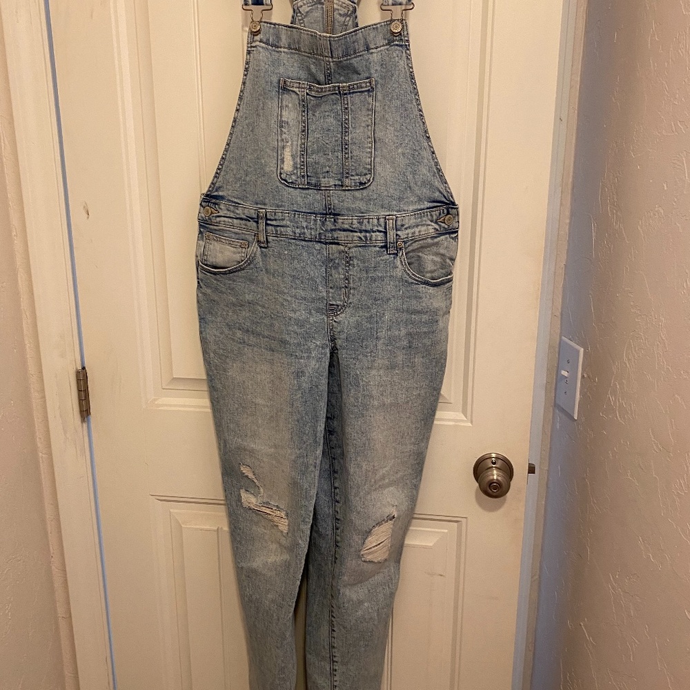 Women overall by Maurices  midrise